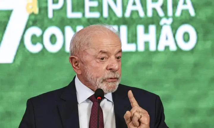 Governo de Lula estuda devolução de celulares roubados via Correios