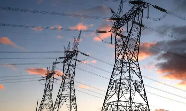 Governo federal estende contratos de distribuidoras de energia em 13 estados