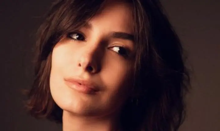 Longe das novelas, Marina Moschen revela saudade da TV: “Amaria voltar”