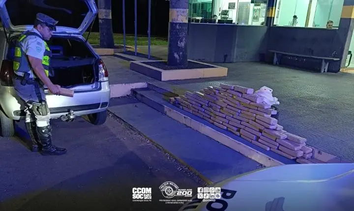 Mais de 100 kg de maconha são apreendidos em carro com família no interior de SP