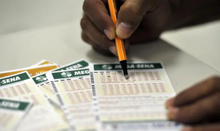 Mega-Sena acumula e prêmio atinge R$ 65 milhões