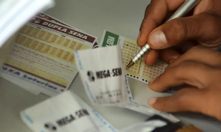 Com prêmio de R$ 102 milhões, sorteio da Mega-Sena acontece nesta quinta