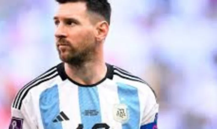 Preocupação na Seleção Argentina: Messi sente dores na coxa antes da Copa do Mundo