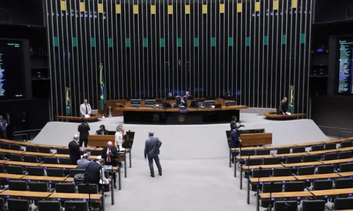 Minirreforma eleitoral permite programa de recuperação fiscal para partidos