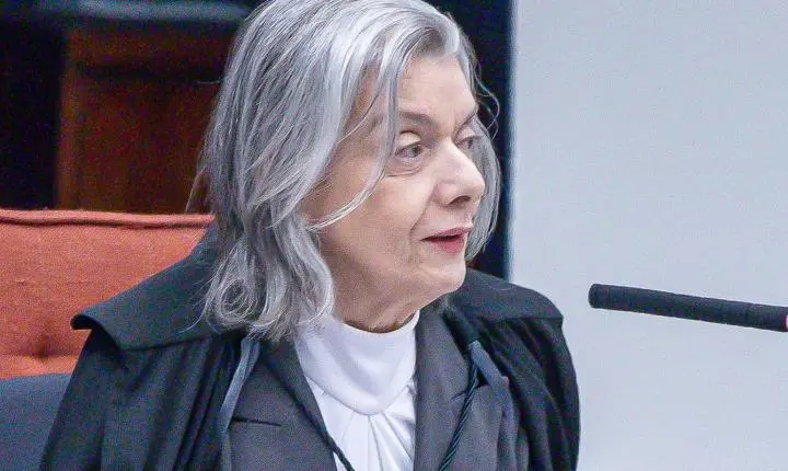 Cármen Lúcia nega ação do STF sobre transporte público em eleições