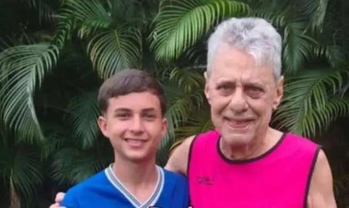 Mulher descobre que “Seu Chico” que jogava bola com o filho em condomínio era Chico Buarque