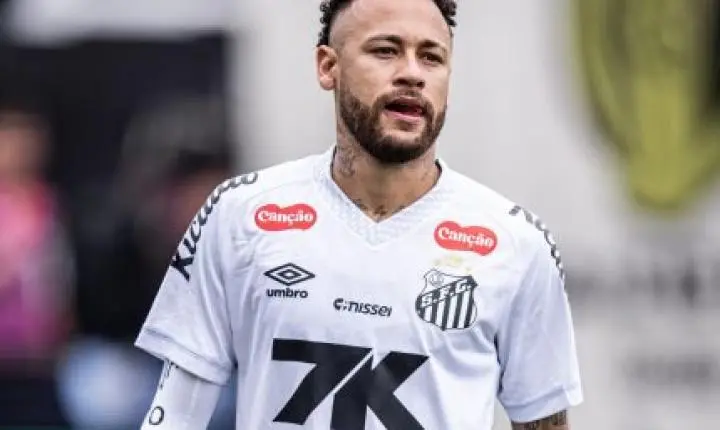 Neymar lidera conversa com organizada do Santos em meio à crise no Brasileirão