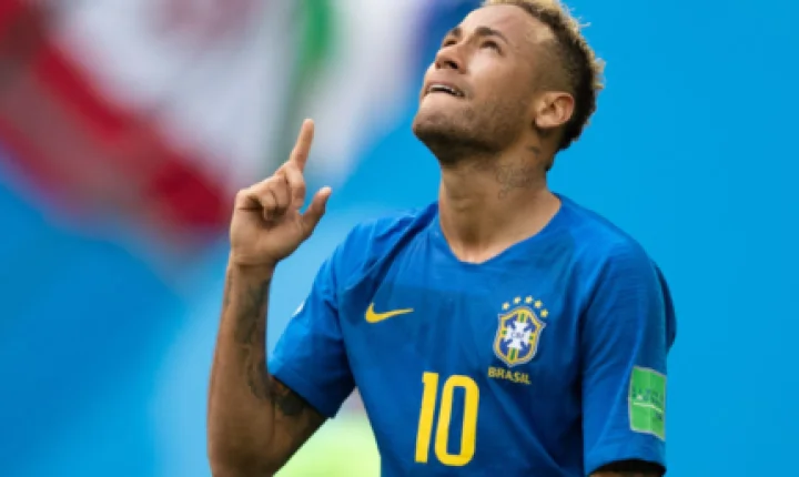 Contato da CBF com Santos sugere Neymar na Copa e clube planeja futuro do camisa 10