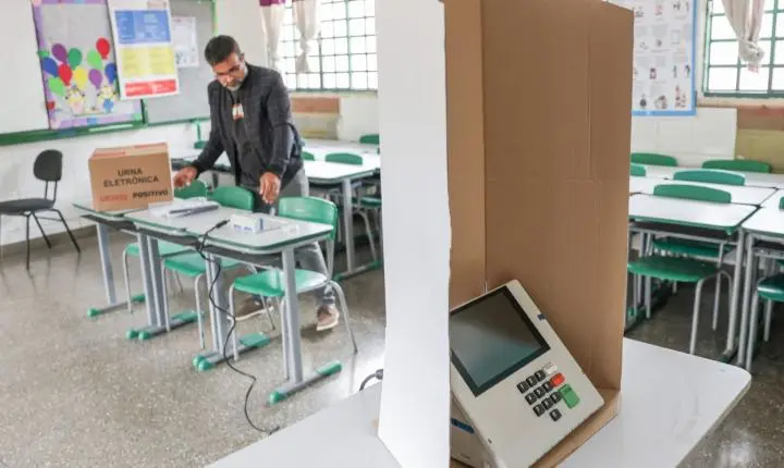 São Paulo troca 32 urnas eletrônicas após falhas no início da votação