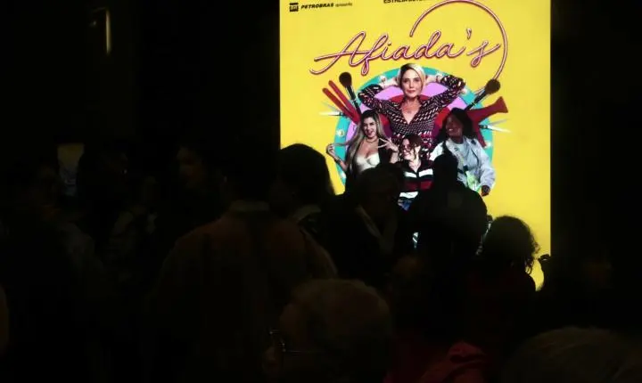 Nova série da TV Brasil utiliza humor para debater desafios femininos