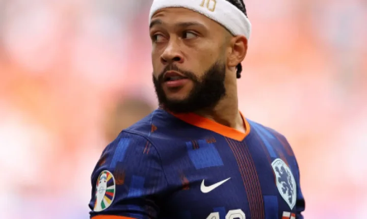 Novo técnico da Holanda corta Memphis e revela conversa com o atacante: “Maturidade”