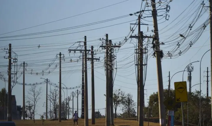 Acidentes com rede elétrica no Brasil aumentam em 2025, mas mortes caem