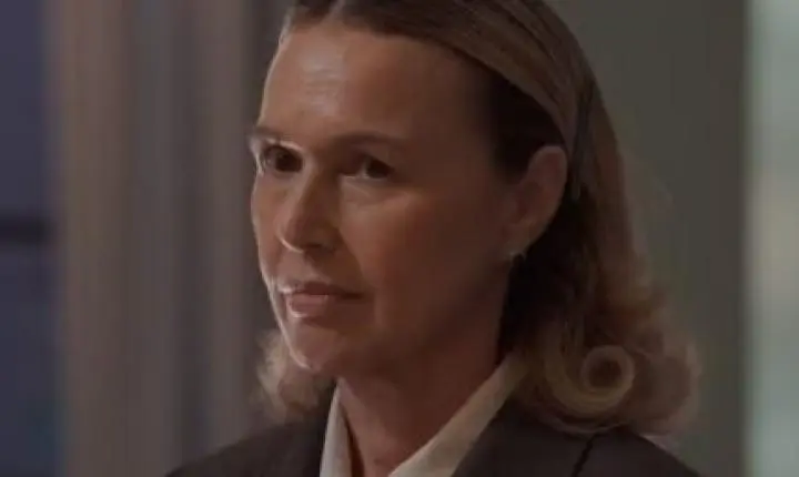 Paixão obsessiva de Helga expõe Arminda a condição chocante em 