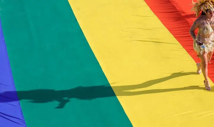 Parada LGBT+ de Brasília promove conscientização e mobilização pelo voto consciente