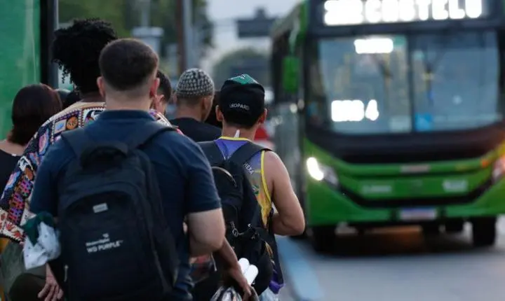 Passagem dos ônibus urbanos do Rio vai subir para R$ 5 no domingo