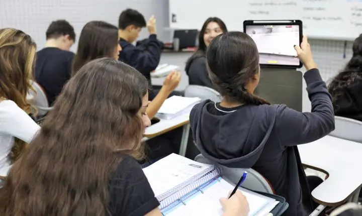 Programa Pé-de-Meia paga nova parcela para nascidos em março e abril nesta terça