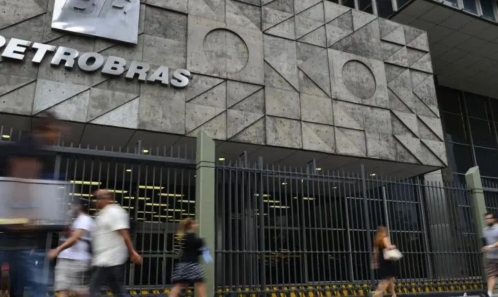 Petrobras firma acordo de longo prazo para compra de gás natural liquefeito