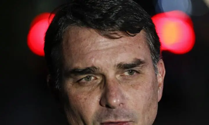 PF investiga cobranças de Flávio Bolsonaro por financiamento do filme Dark Horse