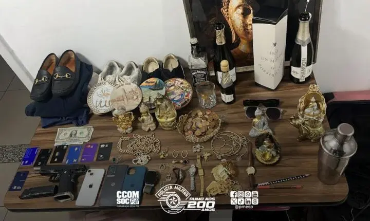 Polícia Militar apreende armas, munições e objetos suspeitos na zona sul da Capital