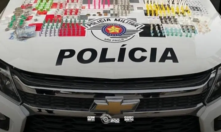 Polícia Militar apreende drogas durante operação em São José dos Campos.