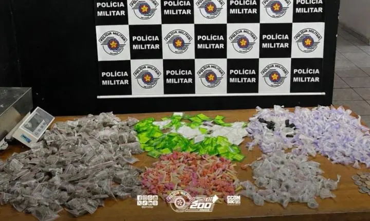Polícia Militar apreende mais de 2,3 kg de drogas em Suzano