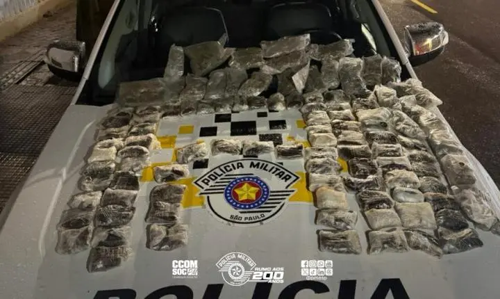 Polícia Militar prende criminosa com mais de 11 quilos de drogas em ônibus na Capital