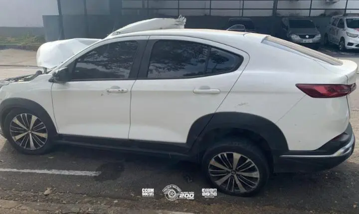 Polícia Militar detém suspeito e recupera veículo roubado após perseguição em São José dos Campos/SP