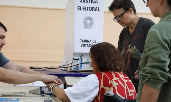 Presença de eleitores idosos no primeiro turno das eleições cresce 43%