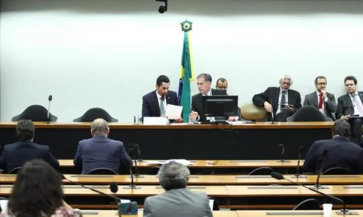 O Congresso Nacional avalia crédito suplementar para fundos regionais sem impactar a meta fiscal