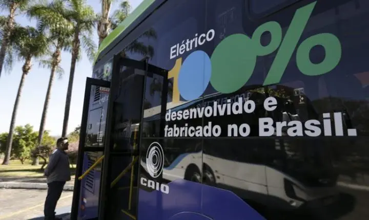 Projeto cria política nacional de eletrificação para ônibus e caminhões