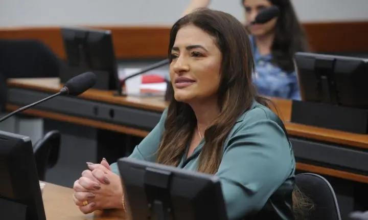 Aplicativos de transporte deverão oferecer opção de motorista mulher para passageiras