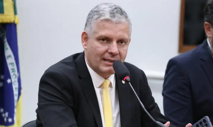 Projeto concede isenção do Imposto de Renda para aposentados com sequela neurológica