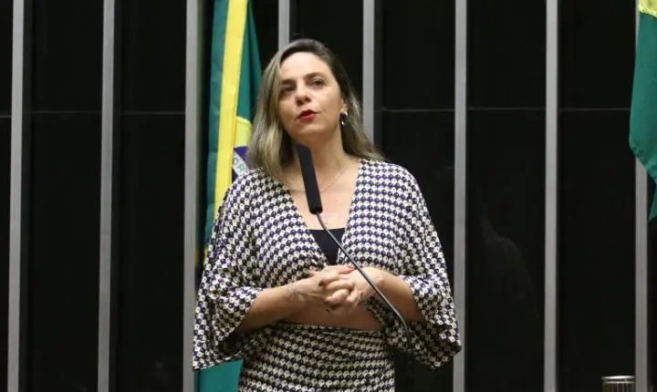 Projeto proíbe governo federal de adquirir papel com celulose branqueada