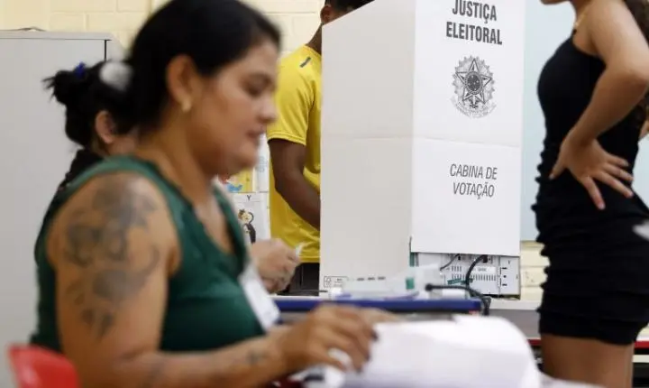 Propaganda eleitoral gratuita no rádio e na TV recomeça para o segundo turno