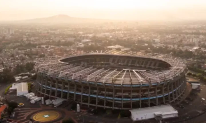 Protestos e confusão em camarotes: estádio da abertura da Copa vive dias tensos