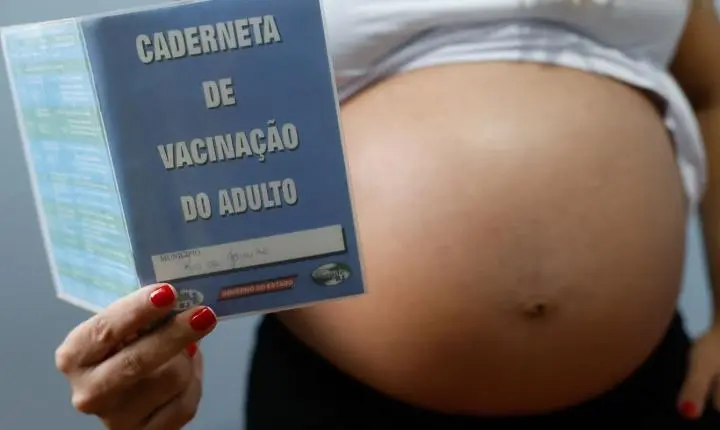Baixa vacinação de gestantes contra gripe e covid-19 preocupa especialistas