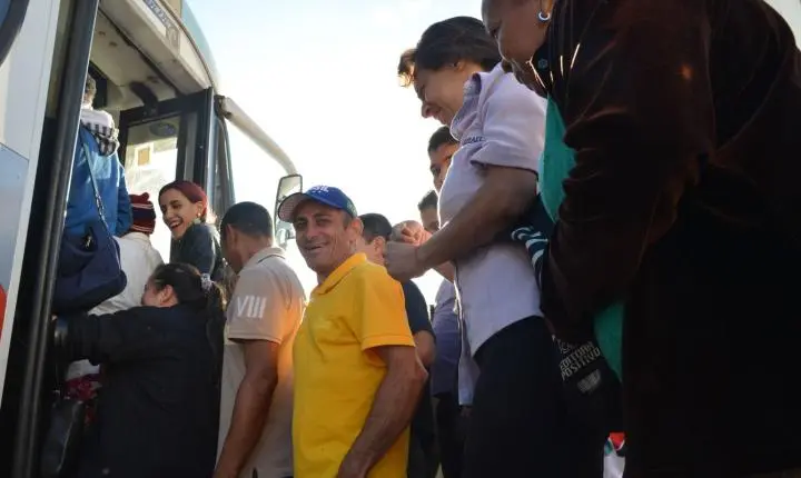 Rodoviários do Rio suspendem greve e ônibus voltam a circular após negociação