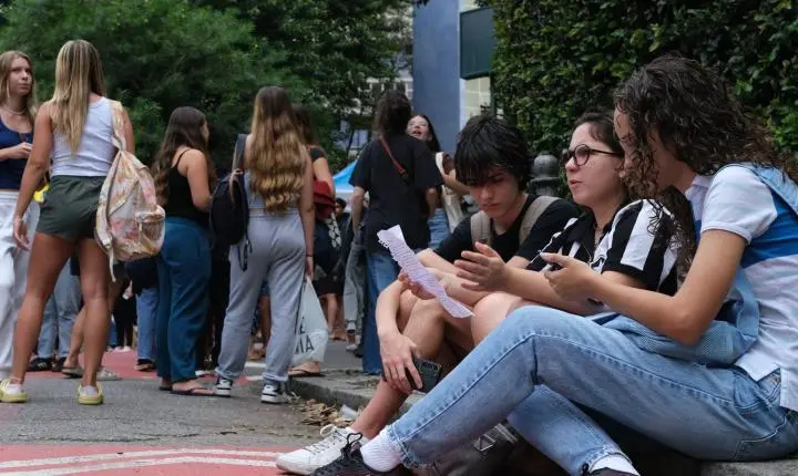 Saeb 2025: Brasil supera níveis pré-pandemia, mas matemática é desafio
