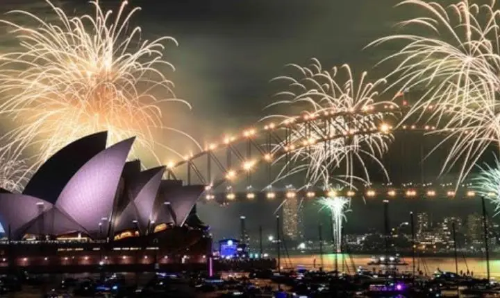 Saiba onde 2026 chega primeiro e confira o ‘horário da virada’ ao redor do mundo