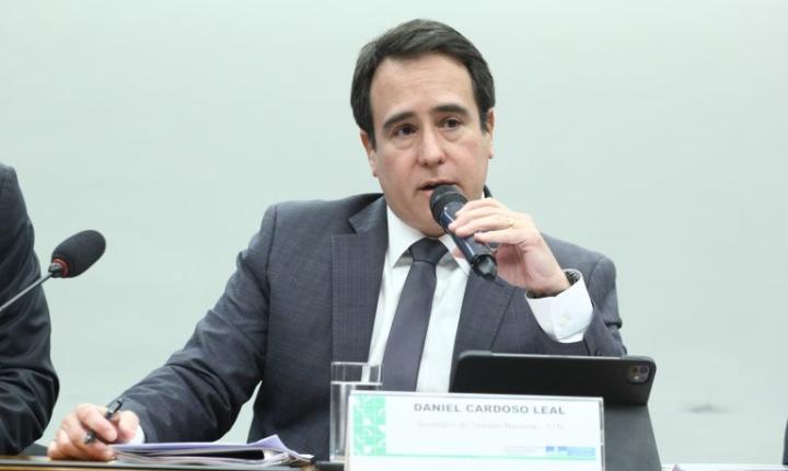 Secretário do Tesouro Nacional destaca crescimento econômico do Brasil pós-pandemia