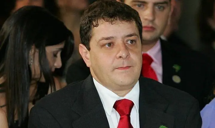 Endereços de empresas que repassaram milhões a Lulinha estão desocupados