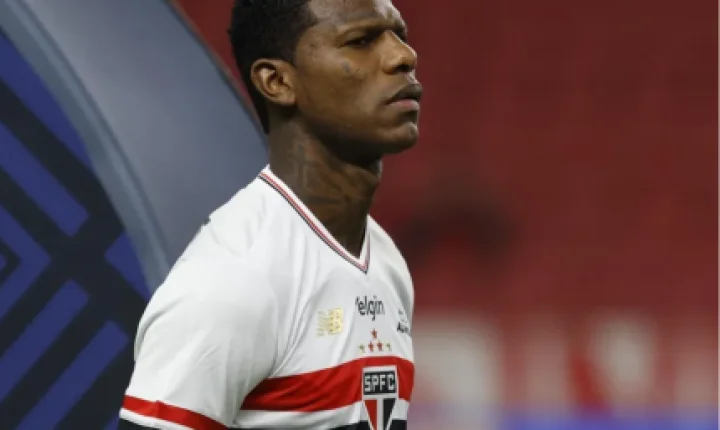 Dorival Júnior ratifica afastamento de Arboleda do elenco do São Paulo