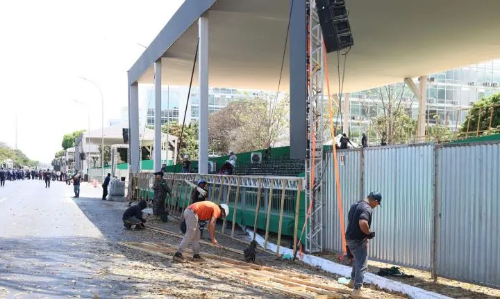 Desfile do sete de setembro em brasília destaca soberania e feminicídio