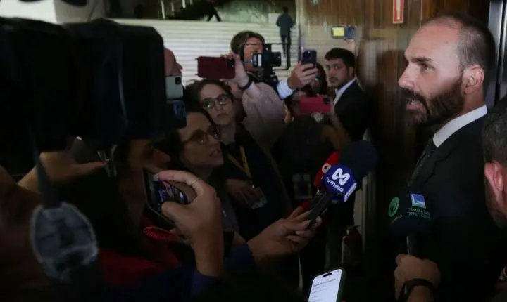 STF impõe inelegibilidade e pena de prisão a Eduardo Bolsonaro