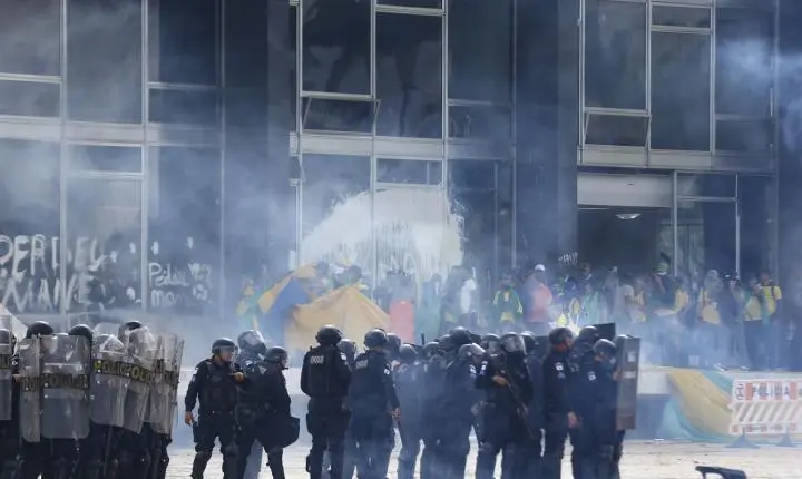 Supremo Tribunal Federal soma 1.402 condenações por atos antidemocráticos