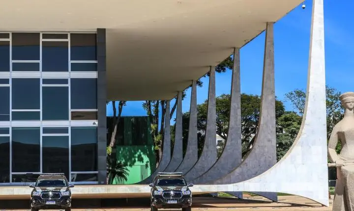 Supremo retoma julgamento sobre uberização e vínculo de emprego nesta quinta-feira