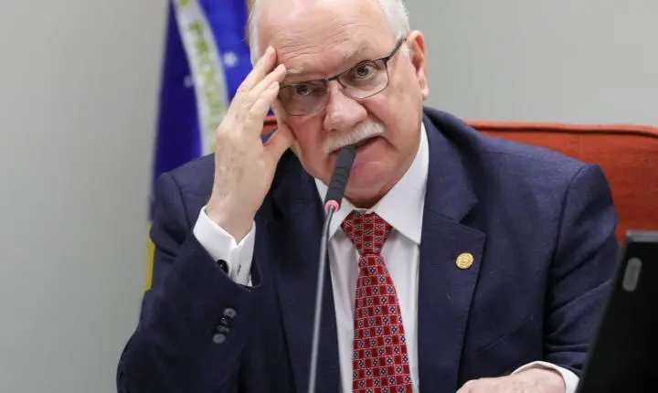 Fachin reafirma atuação do STF sem pressões externas após tarifaço dos EUA