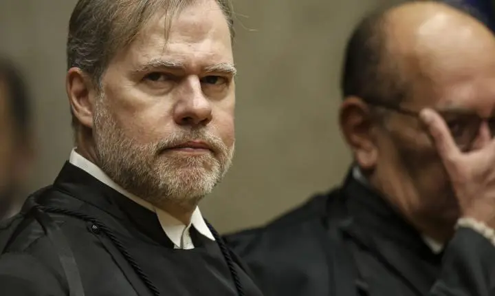 Dias Toffoli assume presidência do TSE e reforça papel do eleitor
