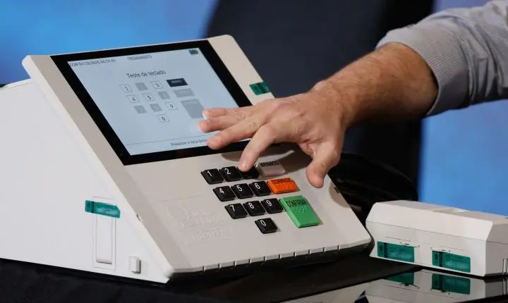 TSE reforça que a urna eletrônica é auditável e possui totalização de votos segura