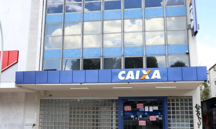Trabalhadores da Caixa avaliam nova proposta e greve pode terminar na segunda